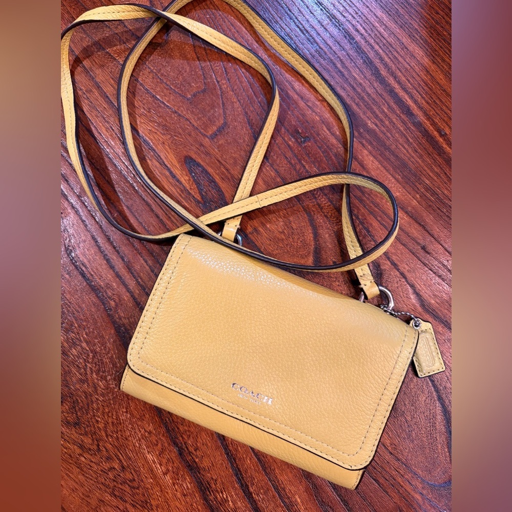 ▪️RARE COACH Mini Crossbody Bag - Picture 2 of 13